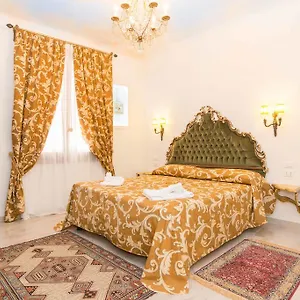 ca-venezia.hotelslidodijesolo.com/
